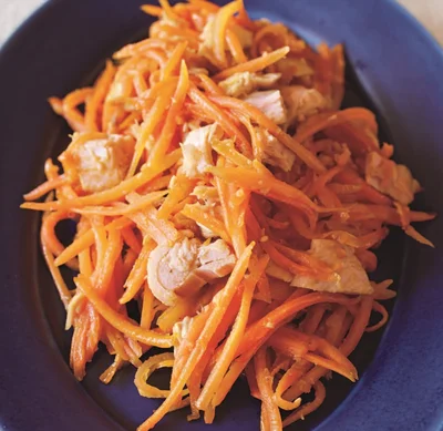 甘みそ味にごまの香りを足して「にんじんとツナのごまみそシリシリ」