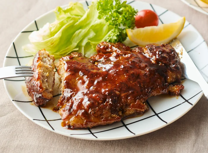 【300円以内の満足ごはん】豚こまがごちそうに変身。大満足の「豚こままとめてステーキ」