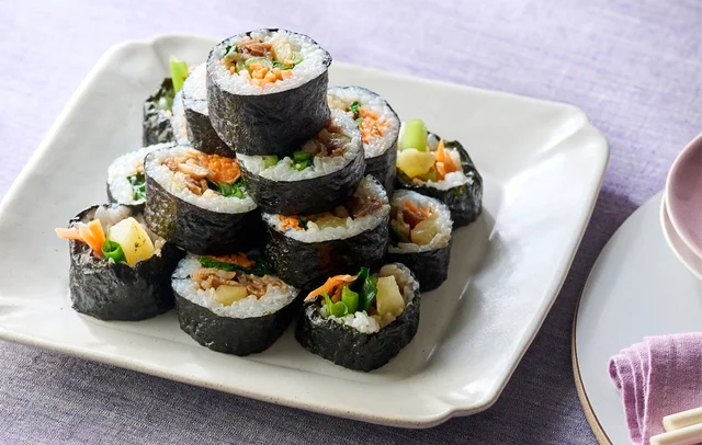 【300円以内の満足ごはん】味と食感の違いが楽しい！ お弁当にも◎な「やみつきキンパ」