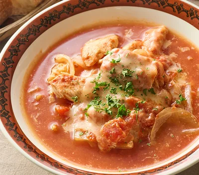 【300円以内の満足ごはん】とろ～り濃厚、重ねて煮るだけの「絶品トマトチーズ無水鍋」