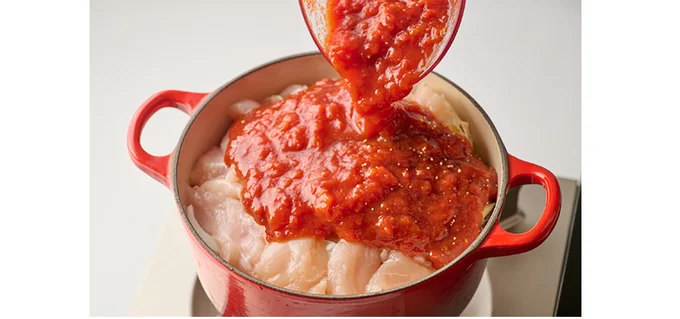 野菜とトマト缶の水分だけで煮る