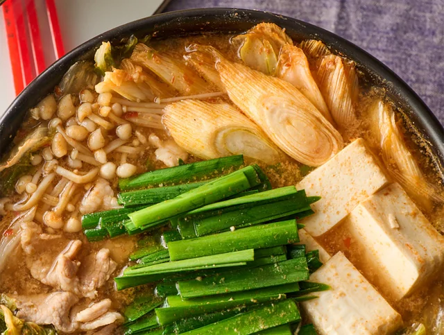 【300円以内の満足ごはん】濃厚スープで体の芯からぽっかぽかに！ 「辛うまみそ鍋」