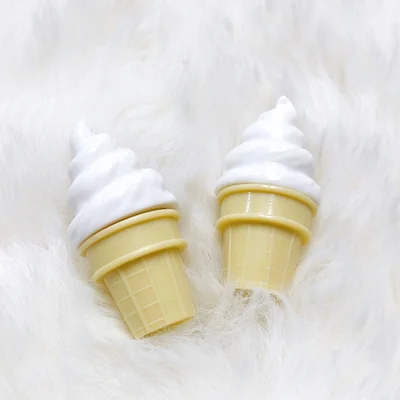 かわいい上に実用的！持っていたら驚かれるセリアのメイクアイテム