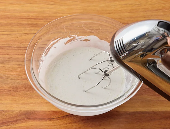 ハンドミキサーで2分混ぜる