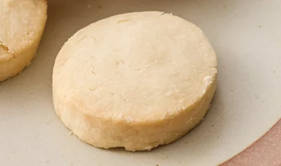 材料は米粉・バター・メープルシロップ