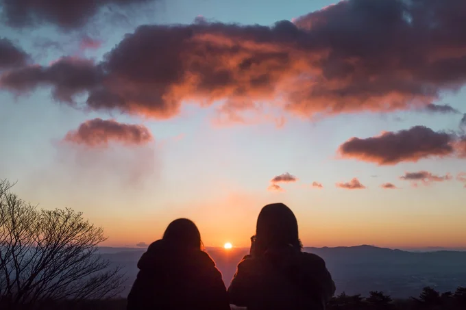 初日の出を拝むなら。神社、海、自宅、どこが御利益が高い？【知っておきたい年末年始】