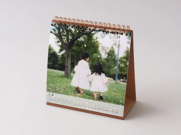 帰省土産に人気の富士フイルム「COYOMI」のフォトカレンダー