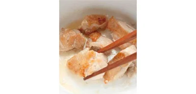 焼き目をつけて肉汁をとじこめる