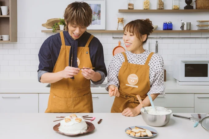 スティックのチョコ菓子でヒゲを付けました
