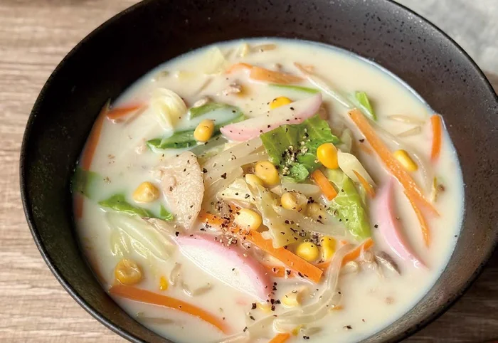 【鍋で10分】具材はアレンジ自在！野菜たっぷり本格的な「ちゃんぽん風スープ」