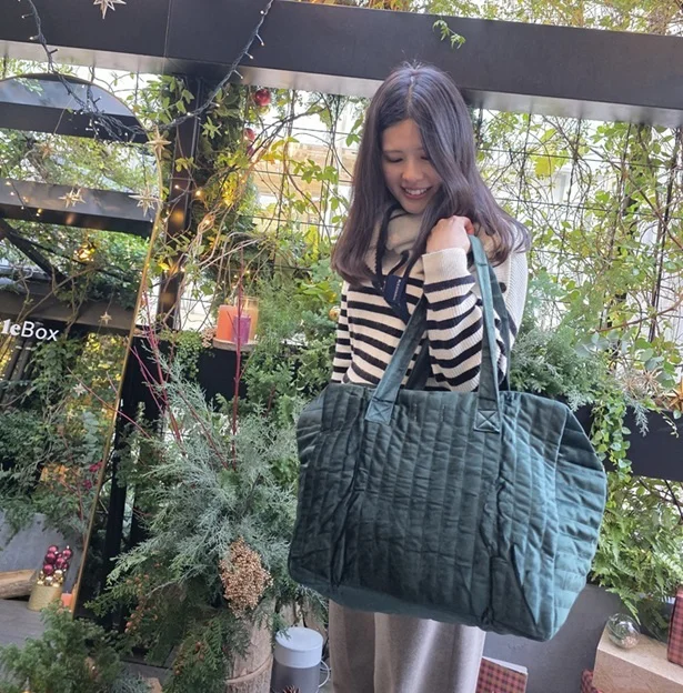 昨年好評だったグリーンのビッグバッグ。今年は色違いで登場！