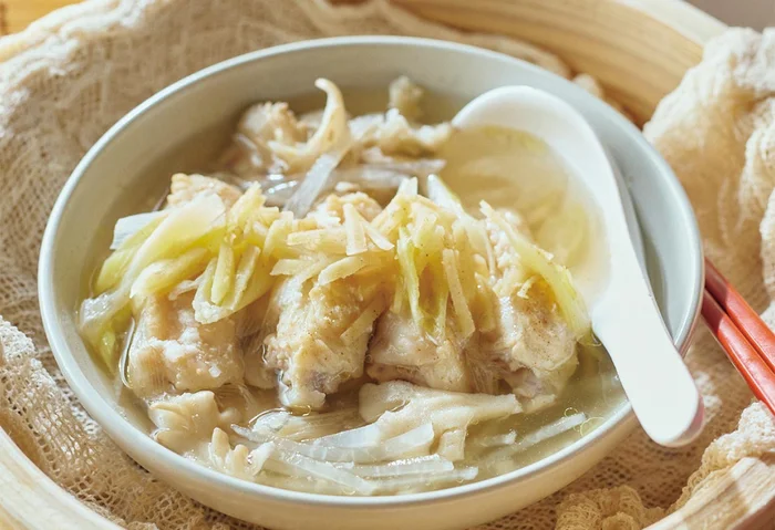 ショウガで体ぽかぽか！せいろで作るおかずスープ「手羽中と大根のスープ」