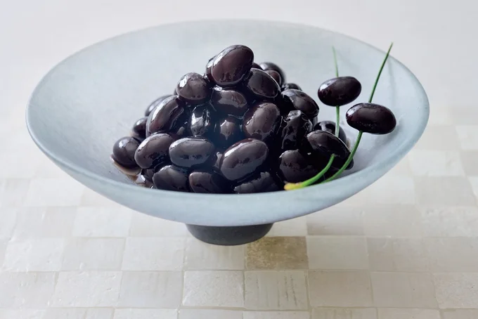 お正月に欠かせない「黒豆」。この3ステップなら大掃除しながら作れる！