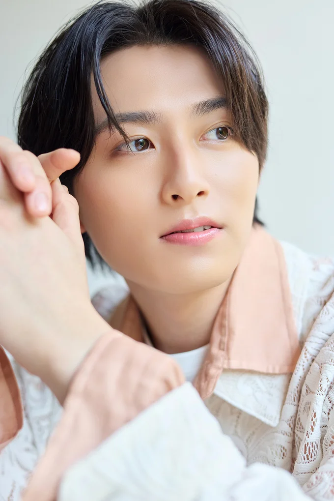 2025年3月に発売した初写真集は即重版