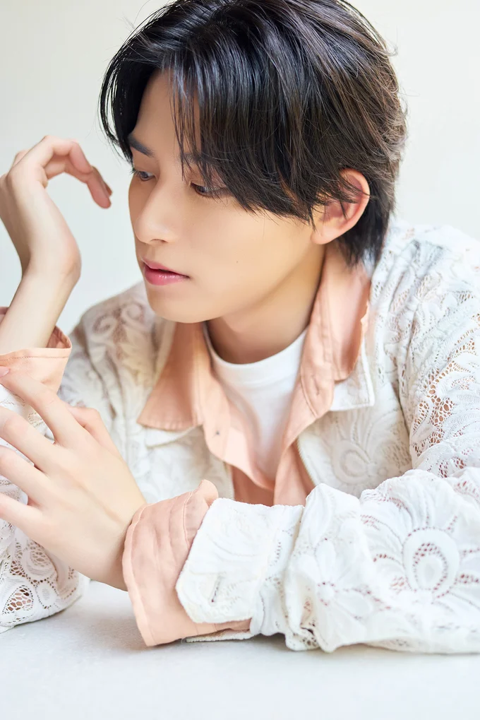 今年開設したファンクラブの生配信で発売を伝えたんですが、読めないくらいのスピードでコメントが流れて…