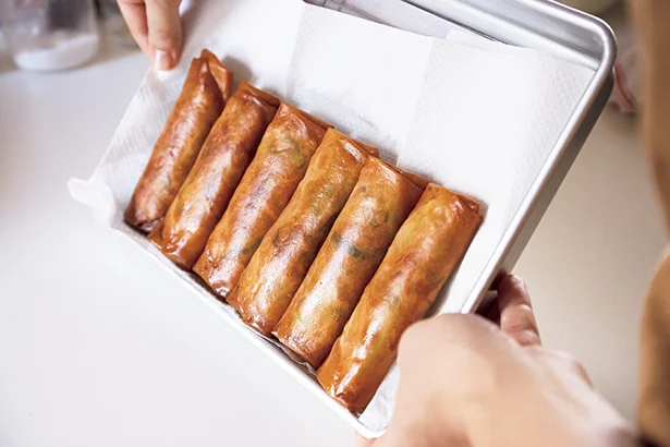 バットに立てて置くと、余分な油を抜きやすい