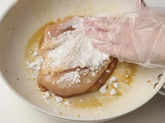 片栗粉をまぶす