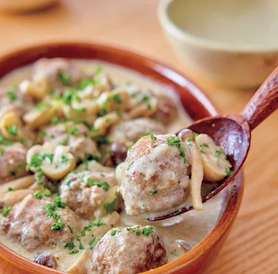 きのこたっぷりで深みのある味わいに「ミートボールのクリーム煮 」