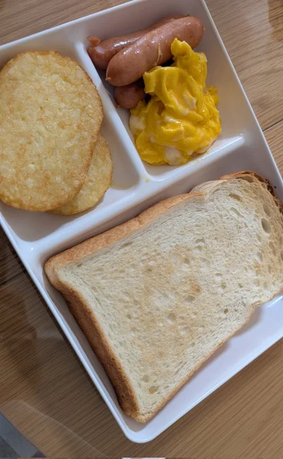 ドラマをきっかけに料理に目覚めたそうで▶こうした朝食や（⇒次へ）