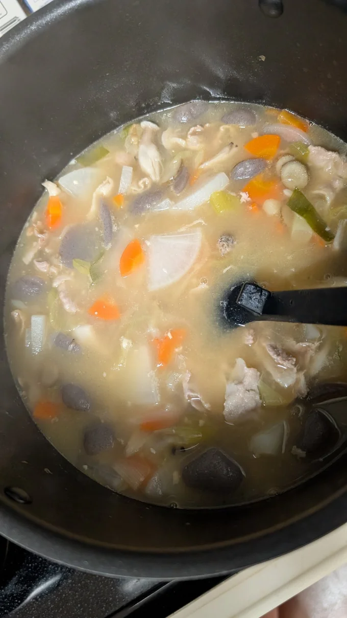 おいしそうな豚汁など幅広く投稿しています。▶具材がたっぷりでこれからの季節に食べたい（⇒次へ）