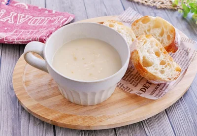 器にあけて、お湯を注ぐだけ！