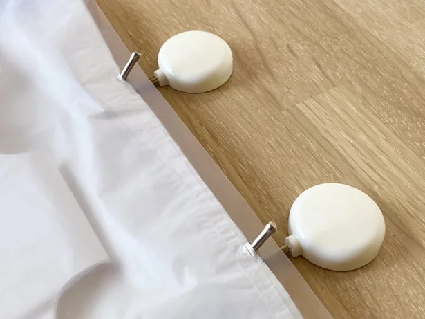 穴を開けた部分にマグネットフックを引っ掛けたら完成！（▶︎使い方もチェック）