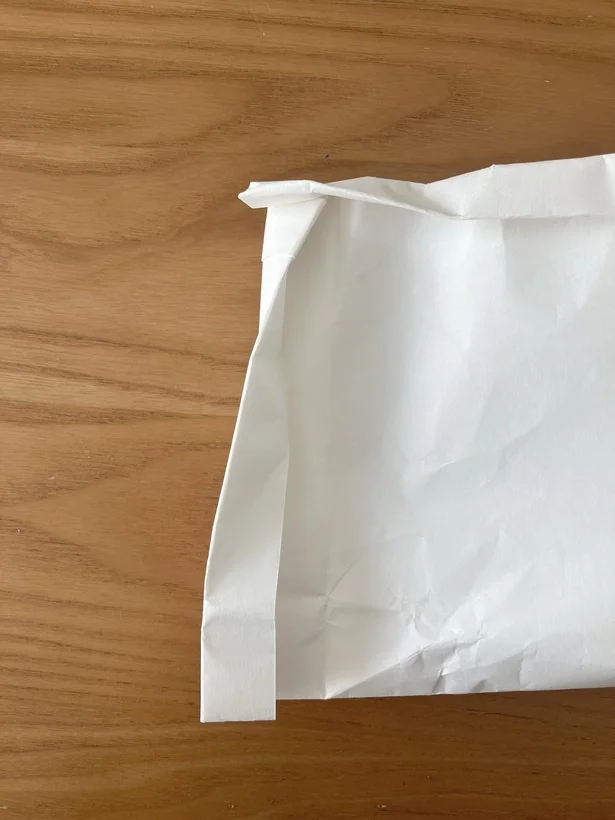 勢いよく広げるとサイドまで開いてしまう（▶︎失敗しない方法は？）