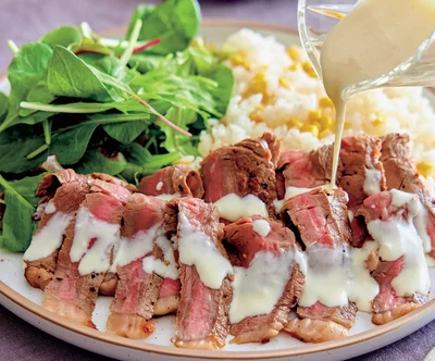 即席ローストビーフ チーズソース