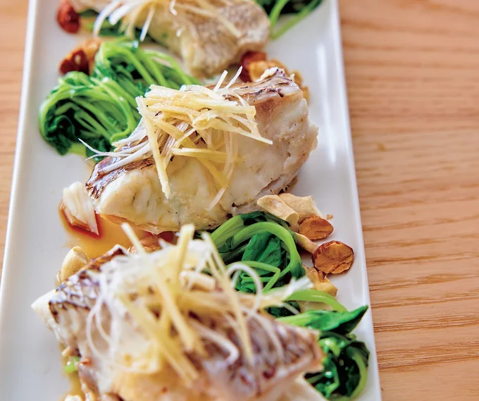 白身魚の中華風あつあつごま油がけ