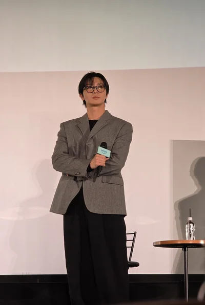 どんなポーズもサマになるパク・ソジュン