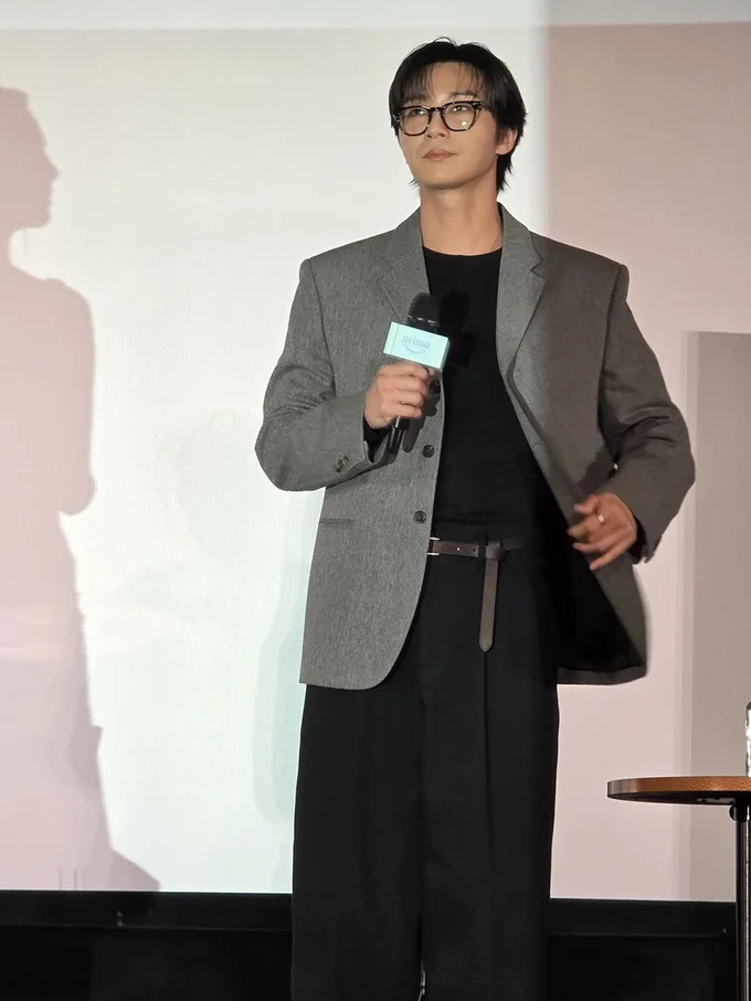 ジャケット姿が素敵