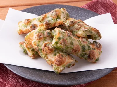 焼ちくわのフライパンで作る磯辺揚げ公式レシピの写真▶レシピ詳細はコチラ（⇒次へ）