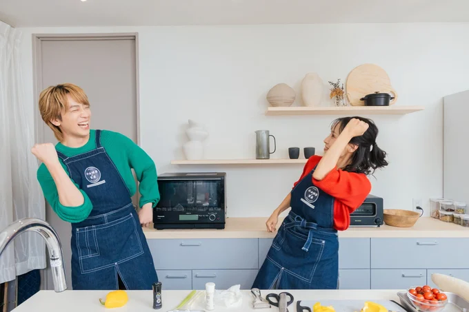 サビは一緒にダンス！（笑）小山さんはさすがアイドル！笑いながらもキレキレ！▶次も踊る小山姉弟