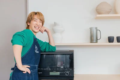 踊るみきさんを微笑ましく見守る小山さん（笑）