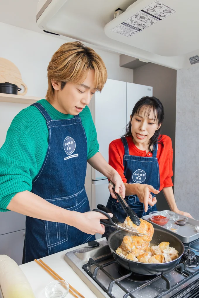 チキンは一口大くらいにカットします