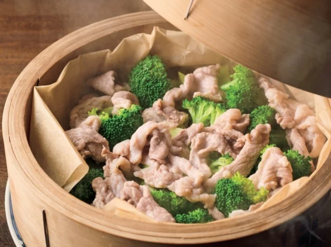 せいろでほかほか＆ヘルシーに！忙しい日にうれしいラクちんおかず「豚肉とブロッコリーのさっと蒸し」