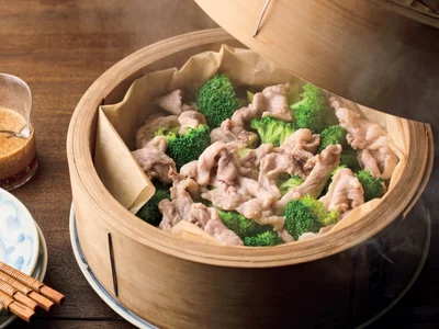 豚肉とブロッコリーのさっと蒸し