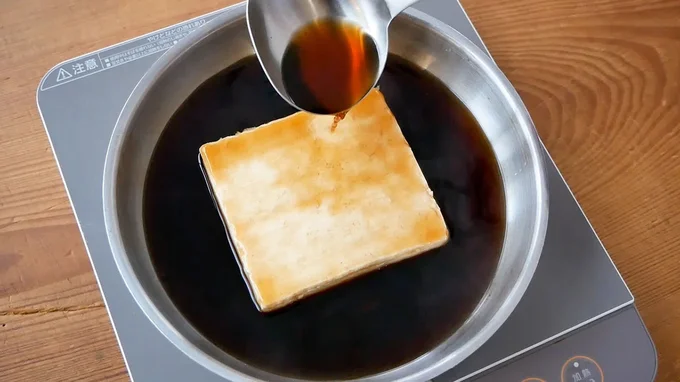お豆腐を煮ます
