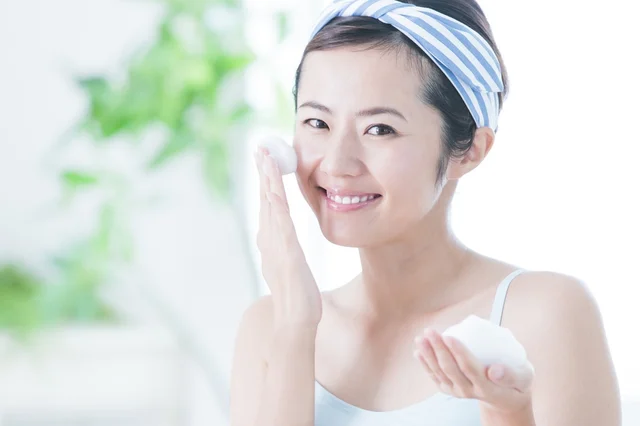 保湿のための正しい洗顔法を伝授！毎日のケアで乾燥を防いで肌もっちり♪