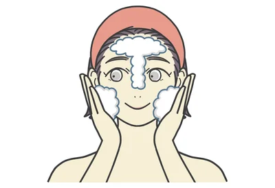 洗顔2　Tゾーンに泡をのせたら次に顔全体に泡をのせる