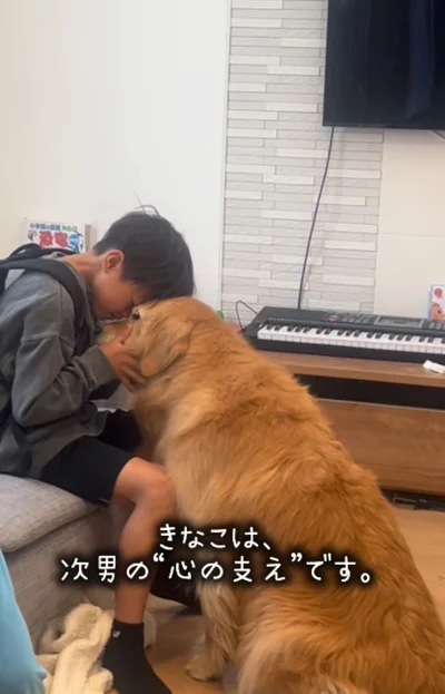 まるできょうだい！大の仲良しなふたり▶（次画像から予想外の出来事が起こる保育士時代をおもしろおかしく描いた『保育士でこ先生6』が読めます）