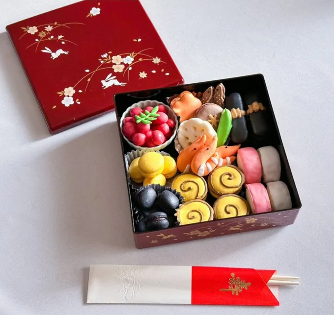 全部、マカロン！！すごい！！▶︎よく見てください…昆布巻きや手作りもいます（⇒次へ）