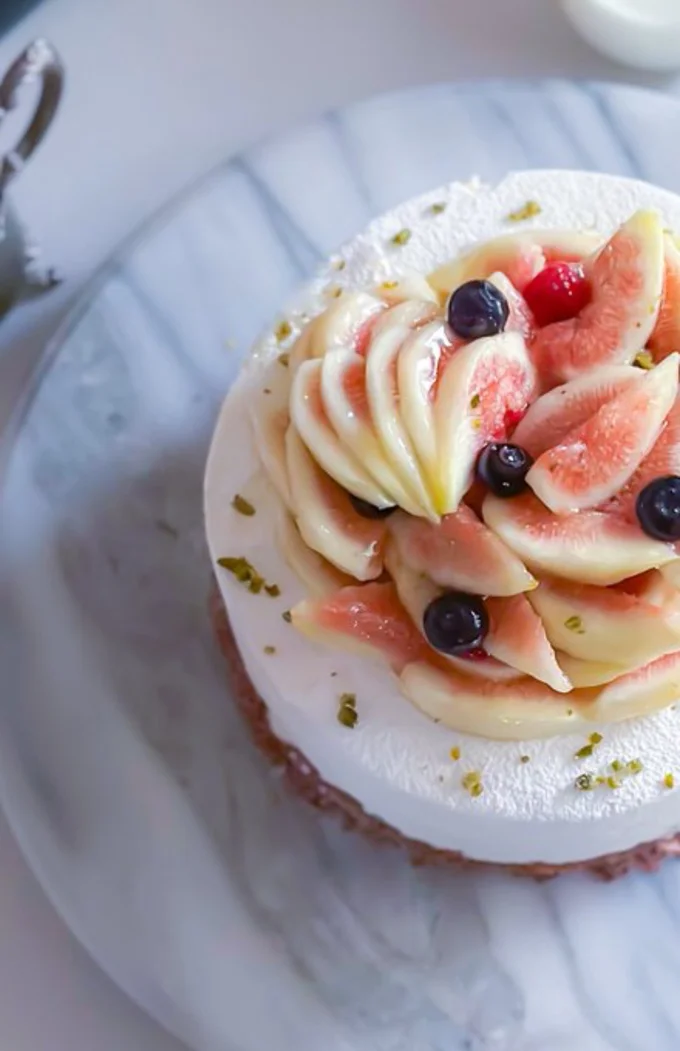 いちじくのショートケーキ▶︎ミルクレープも進化しています（⇒次へ）