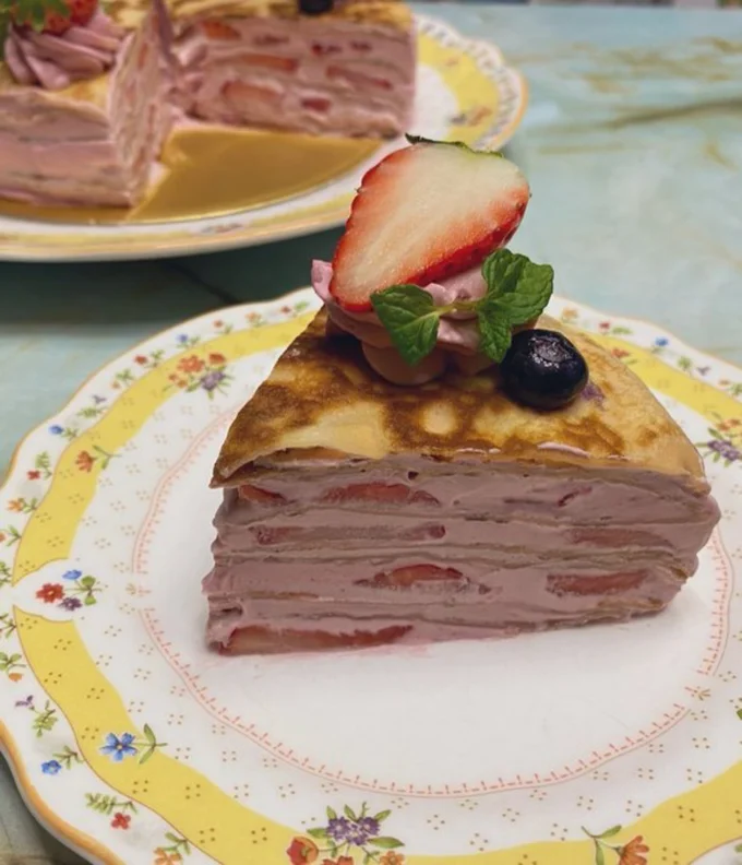 2020年のいちごのミルクレープ▶︎4年後にはどんなミルクレープに…？（⇒次へ）