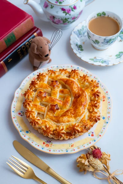 今年のアップルパイ。月と星の飾り付き♪ ▶︎豪華なナポレオンパイも！！（⇒次へ）