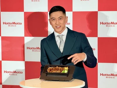 車いすテニスプレイヤー・小田凱人選手が「うまい！」とベタ褒め！ほっともっと「アンガスビーフステーキ重」を実食！  