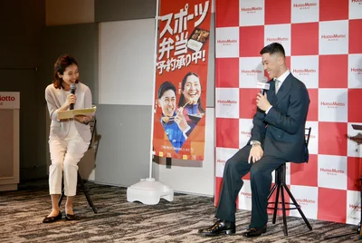  柔らかい表情で当時の心境を語ります