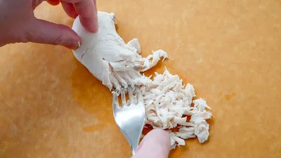 このレシピのポイントになるのは「ささみのほぐし方」