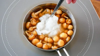 大根おろしを加えたら温め直す程度で加熱時間を短くすると、さっぱりとした食感と風味が残り、素材の持ち味が生きるおいしいあんに