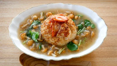 煮込んでいないのでお米の粒感はしっかり感じられますが、あんが水分を与えながら包んでくれるためなめらかでやさしい口当たり